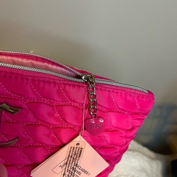 **SOLD** XMASmystery Juicy Couture Quilted Hot Pink Cosmetic Make Up Bag EUC++ - Picture 4 of 8